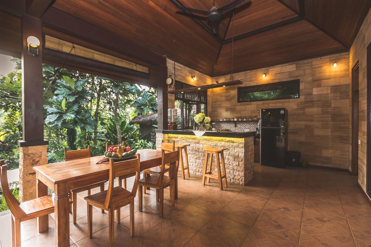A Priori Villa Ubud ภายนอก รูปภาพ