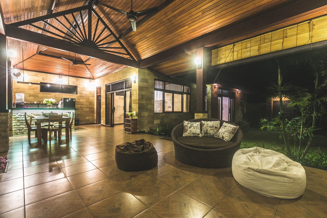 A Priori Villa Ubud ภายนอก รูปภาพ