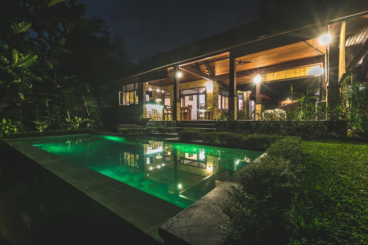 A Priori Villa Ubud ภายนอก รูปภาพ